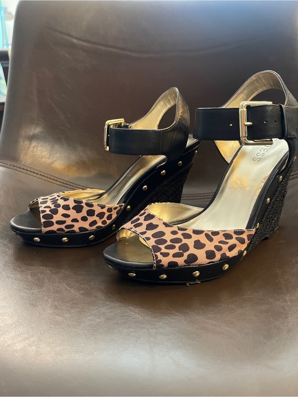 GUESS Black and Pink Leopard Slingback Heels Sz:8
